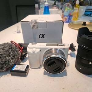 소니 카메라 ZV-E10 + 시그마 C 18-50mm