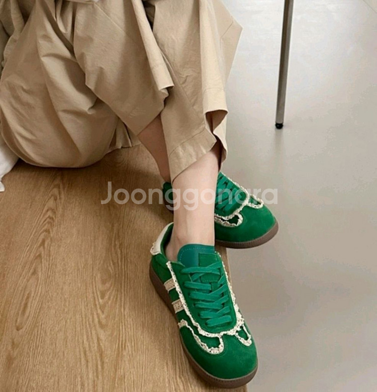 천연소가죽 레이스 스니커즈 운동화 새상품 / 245--7