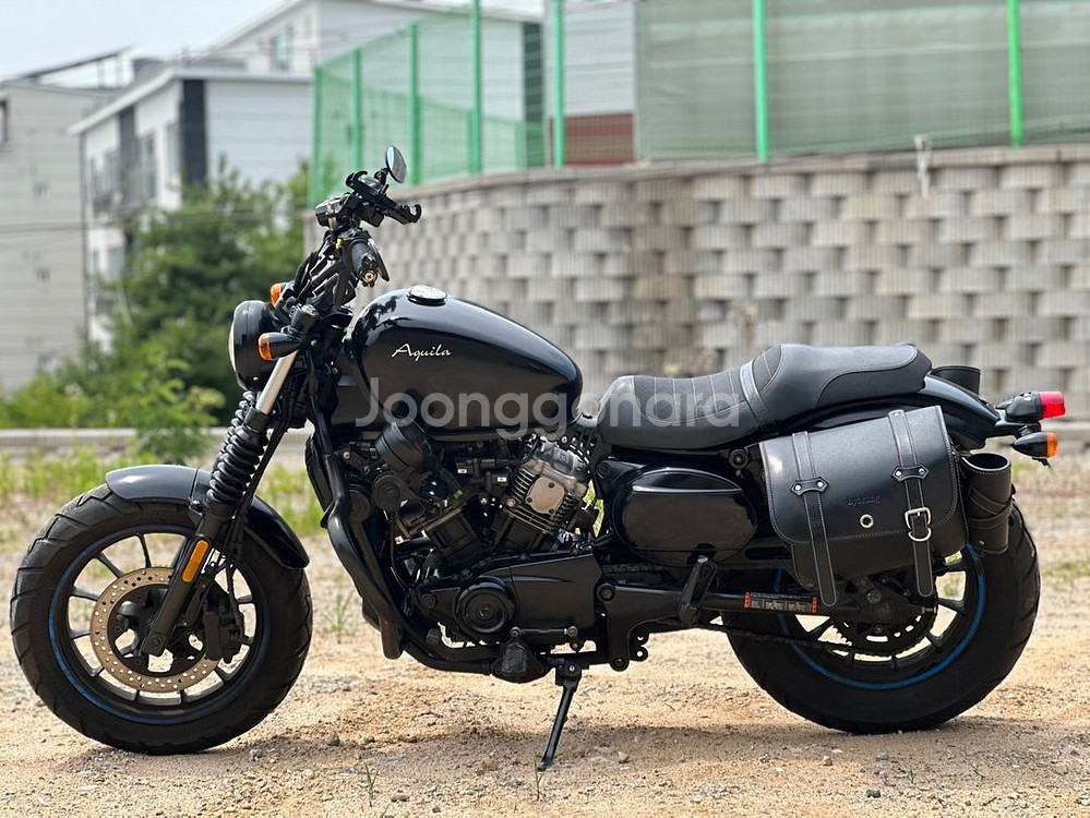 아퀼라300 / 22년식 / 2만키로 / 240만원--0
