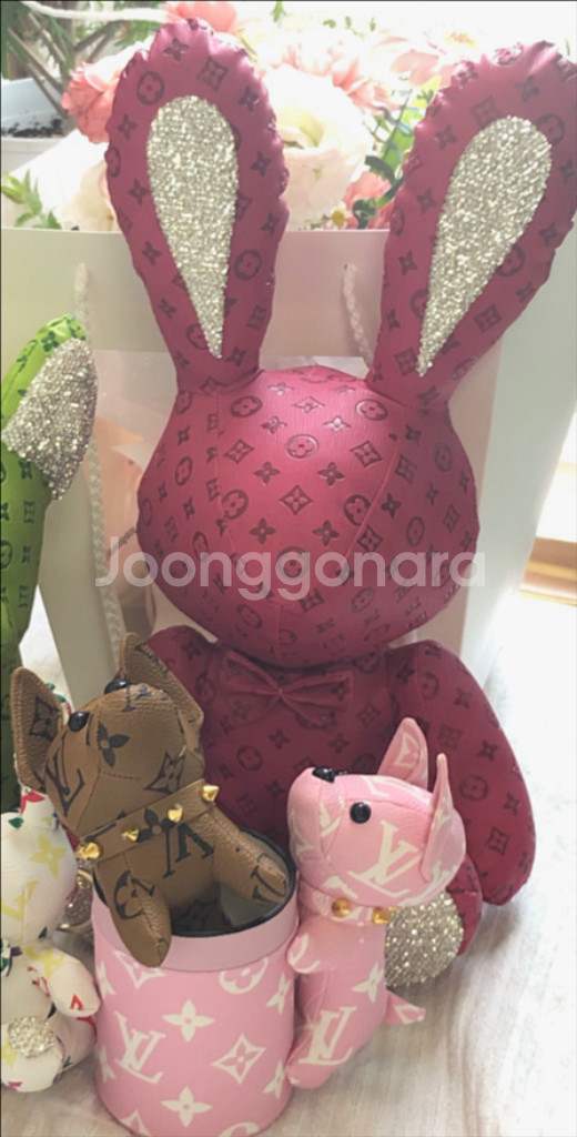 LV 크리스탈 대형 토끼 인형--1