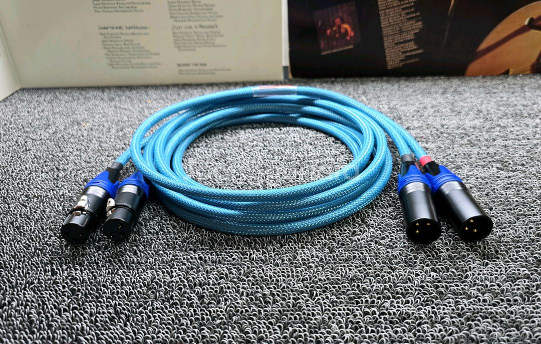 MOGAMI XLR to XLR 2m 1set--2