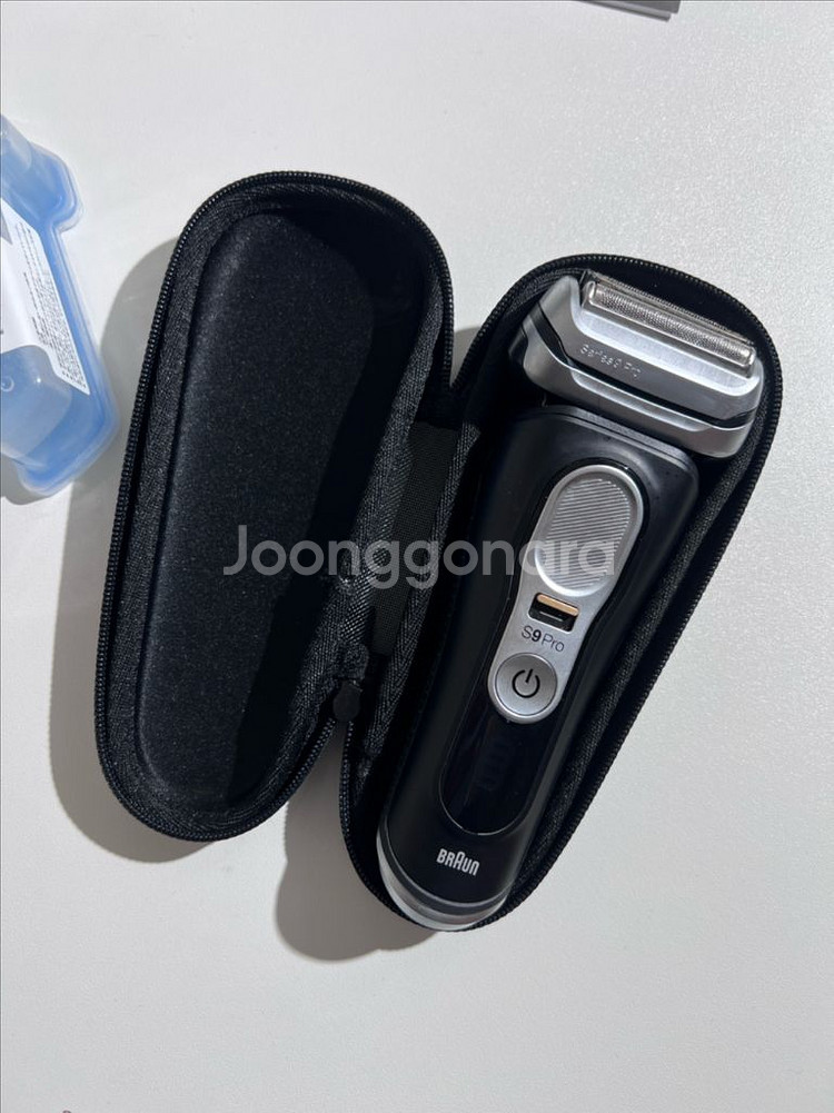 브라운 시리즈9 전기면도기 세트 팝니다.--1