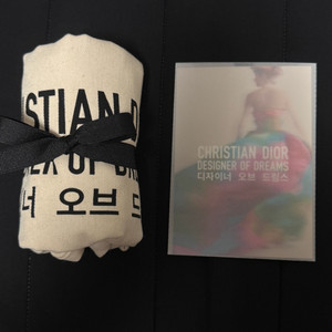 디올 전시회 한정 에코백