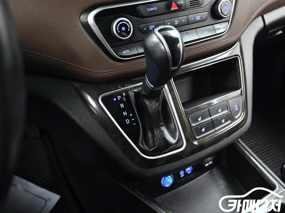 [현대]더 뉴 그랜드 스타렉스 4WD 어반 9인승 익스--9