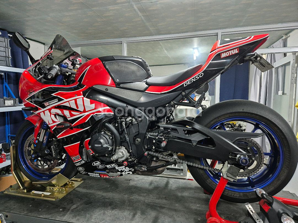 스즈끼 GSX R1000R ABS--1