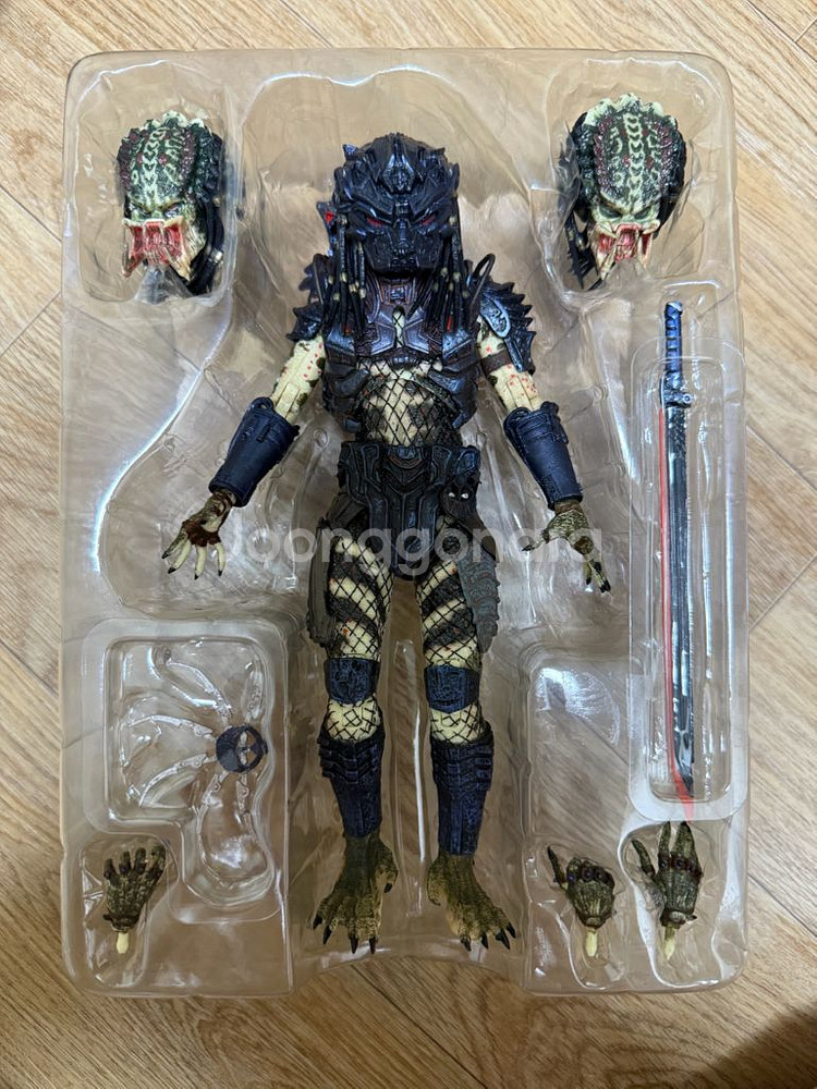 Neca 네카 얼티밋 로스트 아머드 프레데터--1
