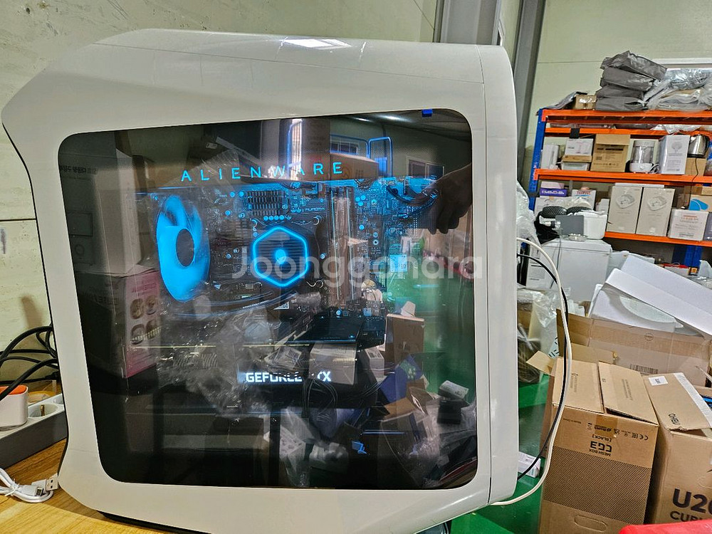 급매)DELL 에일리언웨어 오로라 R13 루나 데스크탑--1