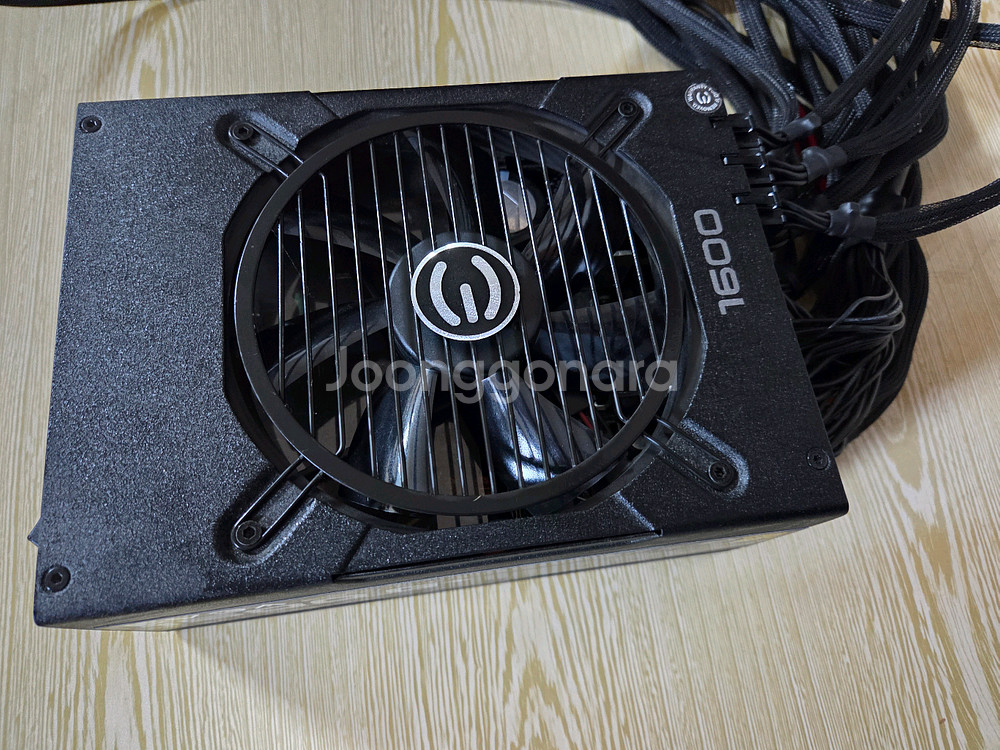 EVGA SUPERNOVA 1600G+ 80PLUS골드--1
