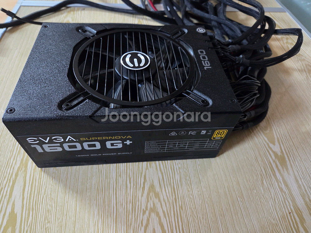 EVGA SUPERNOVA 1600G+ 80PLUS골드--3
