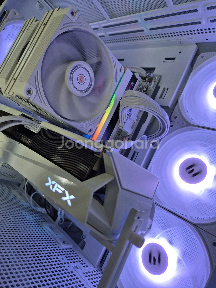 (새제품)화이트 감성 pc 팝니다 5060ti--2