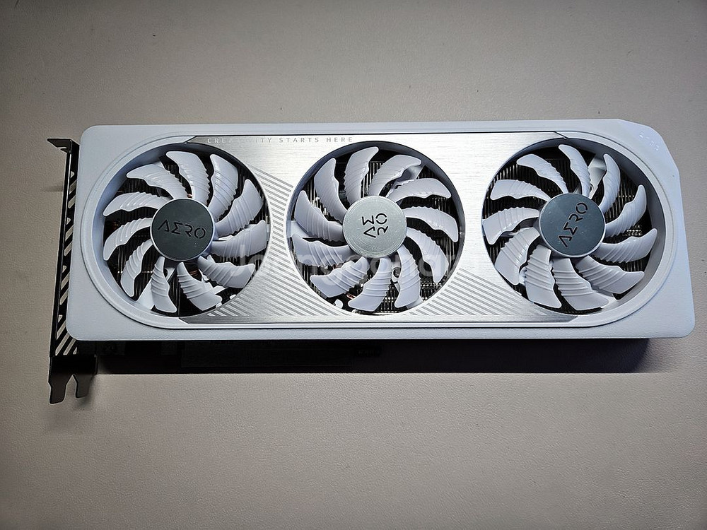 Aorus 4060 AERO OC 모델 팝니다--1