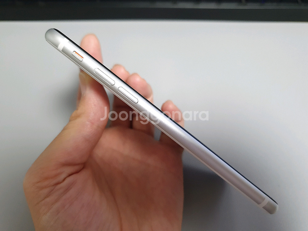 아이폰 SE2 / 64GB / 화이트--6