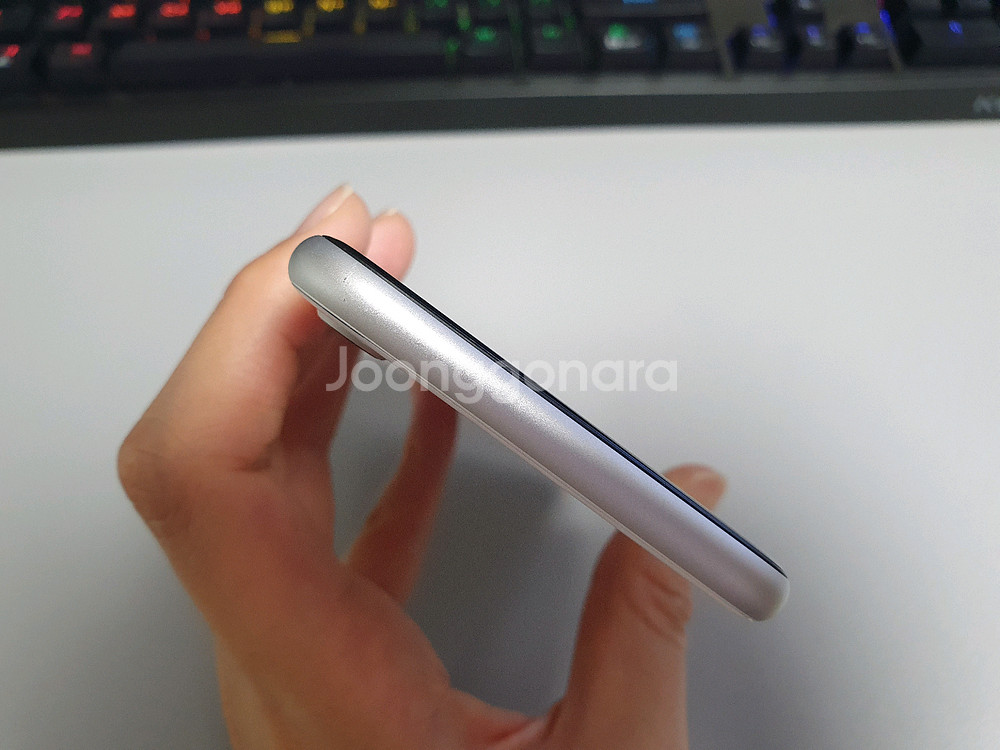 아이폰 SE2 / 64GB / 화이트--7