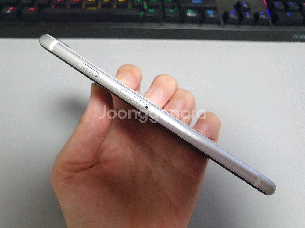아이폰 SE2 / 64GB / 화이트--8