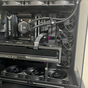 rtx 5090 아스트랄 싸게 판매 해봅니다.