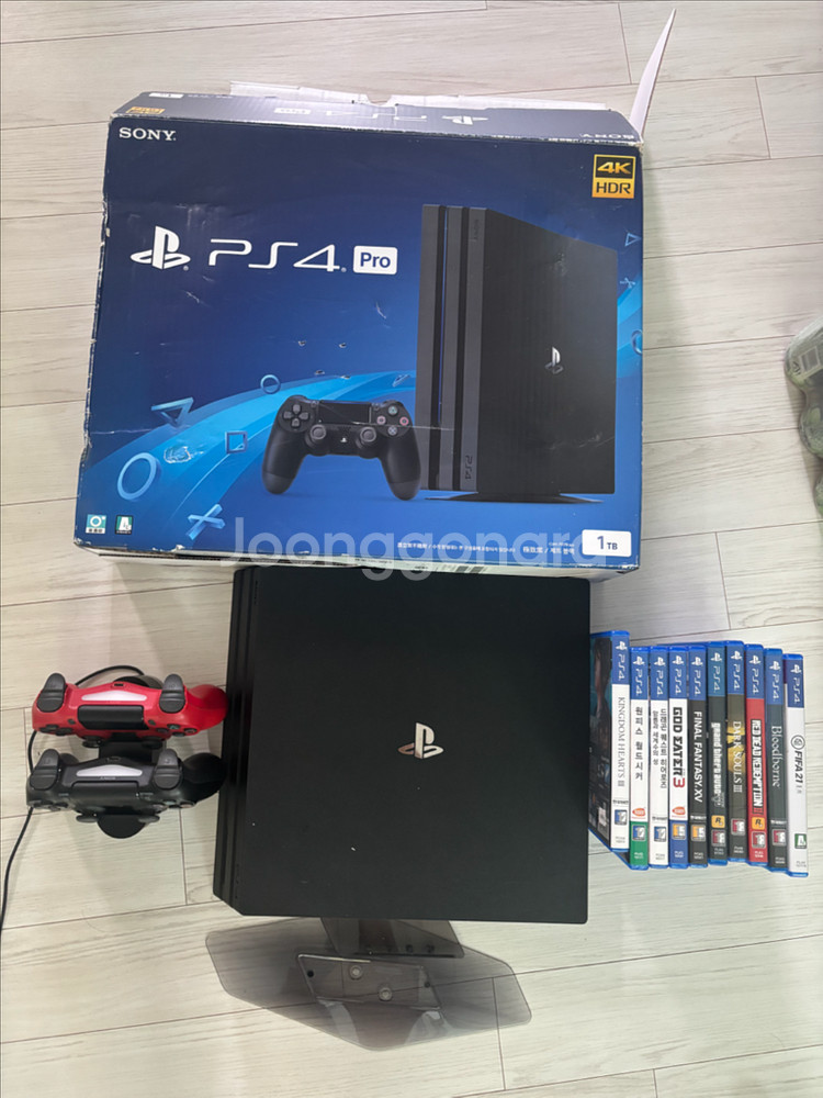 PS4 Pro 1TB+ 게임10개 판매합니다--0
