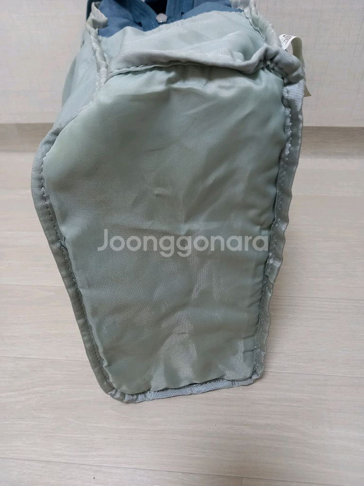키플링백팩 사용감조금 색상은 키플링 마크색사진7장--3
