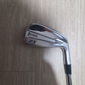 스릭슨 zx mk2 4번 드라이빙 아이언
