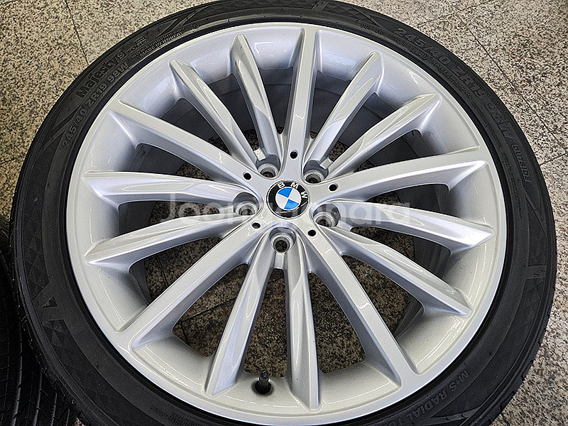 BMW G30 5시리즈 633 정품 19인치 휠타이어--5
