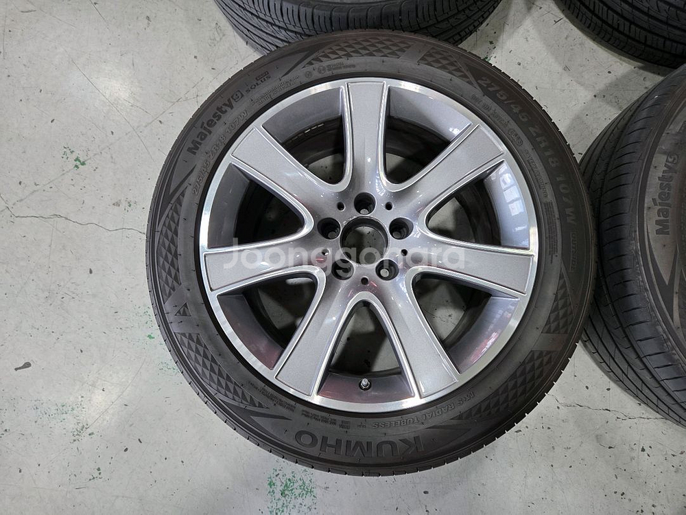 w222 18인치 휠 타이어 판매합니다--2