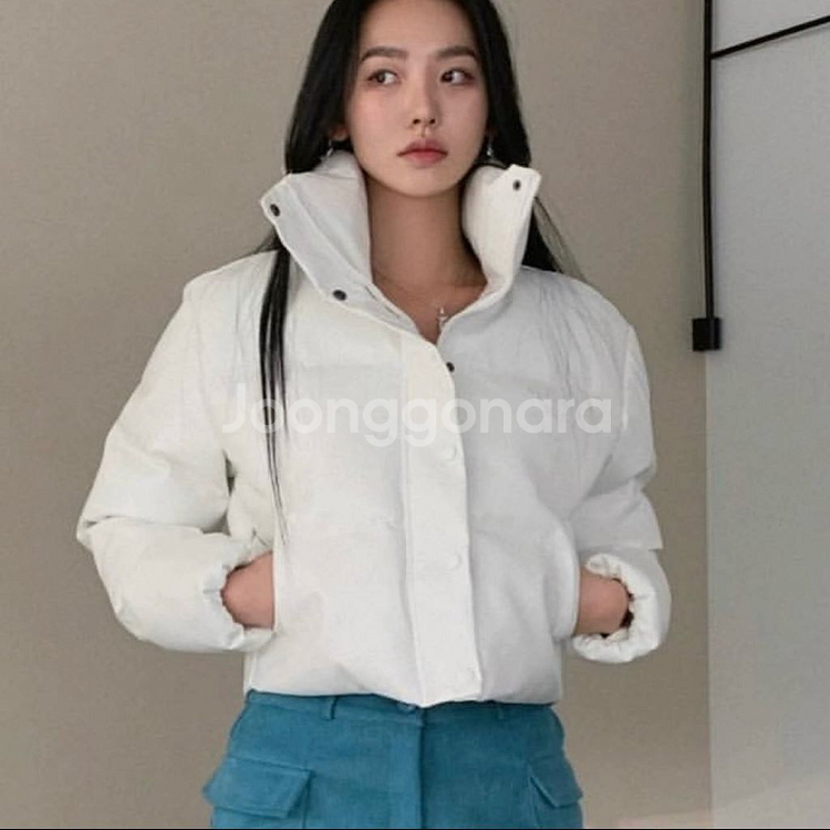 페일제이드 크랙 에나멜 글로시 레더 푸퍼 패딩 화이트--3