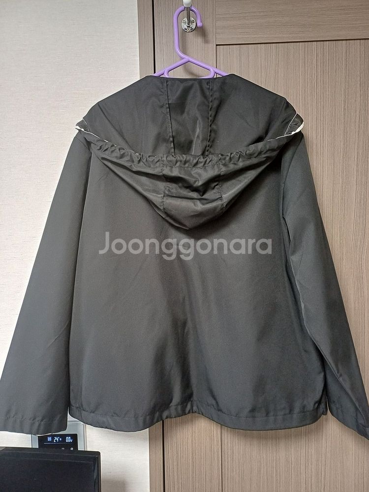 몽클레어 블랙 바람막이 점퍼 여성 3사이즈 판매합니다.--2