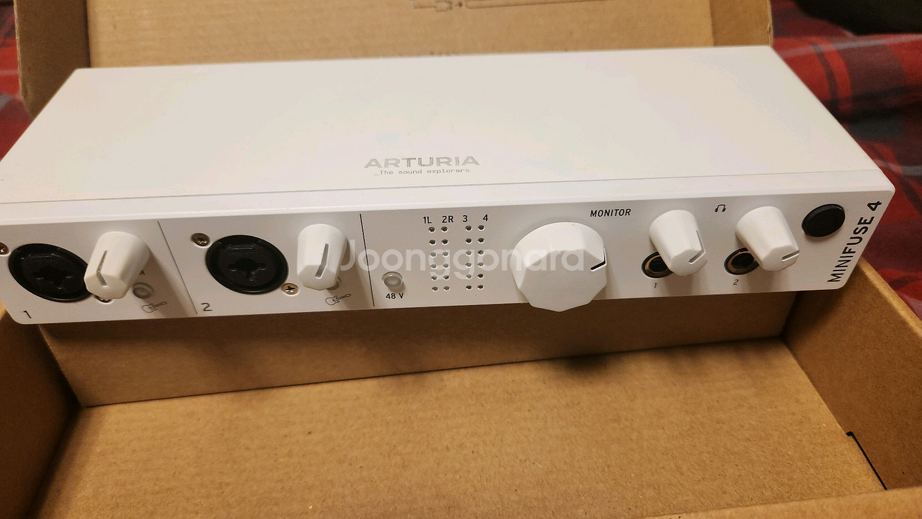 Arturia Minifuse 4--1