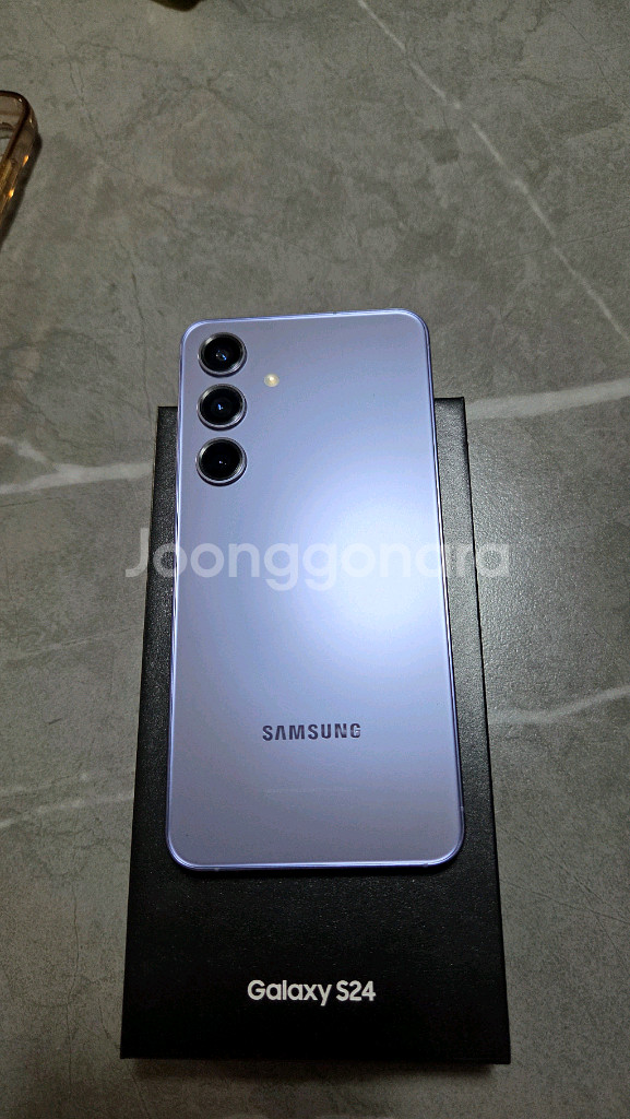 갤럭시 S24 256 6개월된거 팝니다--0