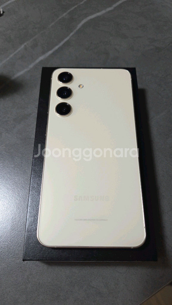 갤럭시 S24 256 6개월된거 팝니다--2