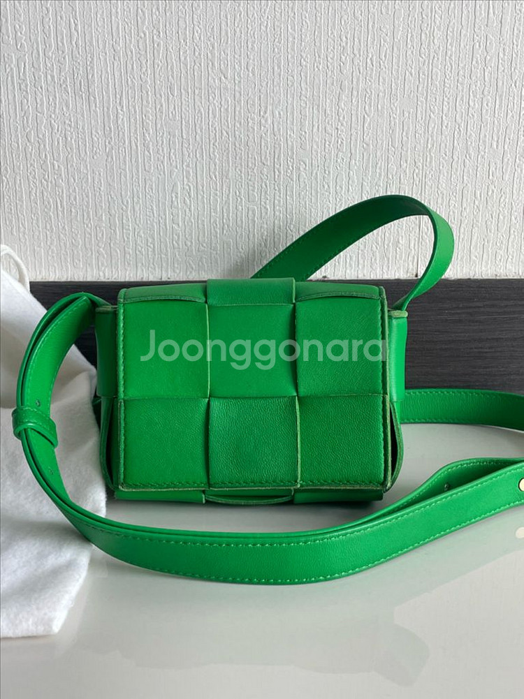 보테가 베네타 미니 인트레치아토 카세트백 파라키트 그린--1