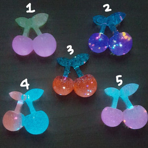 새상품 앵두 지비츠 마그넷 키링 파츠(야광)