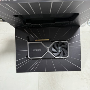 rtx4070 파운더스 에디션 팝니다.