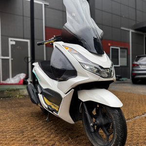 혼다 Pcx125 ABS 23년형 1만Km 판매합니다.