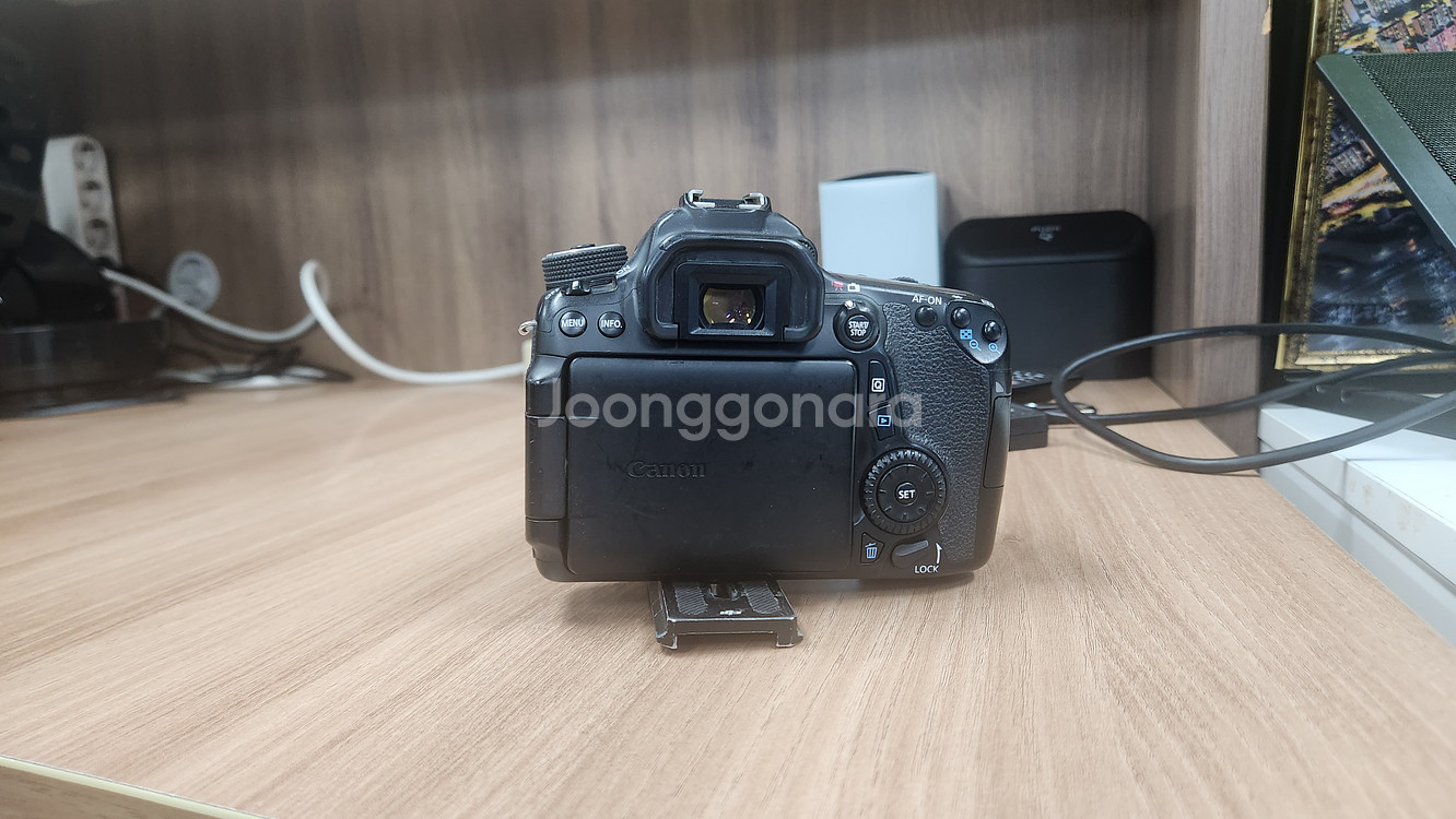 canon 70d body--0