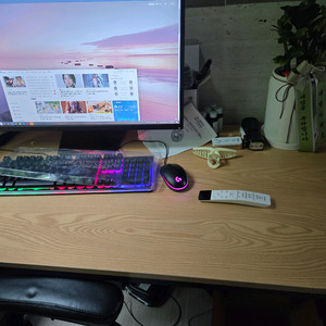 컴퓨터 책상