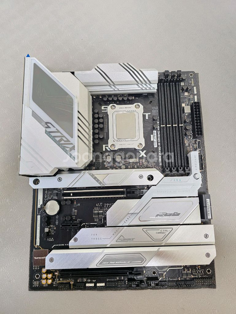 ROG STRIX Z790--1
