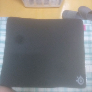 스틸시리즈 퍼포먼스 스피드 라지 게이밍마우스패드 팝니다