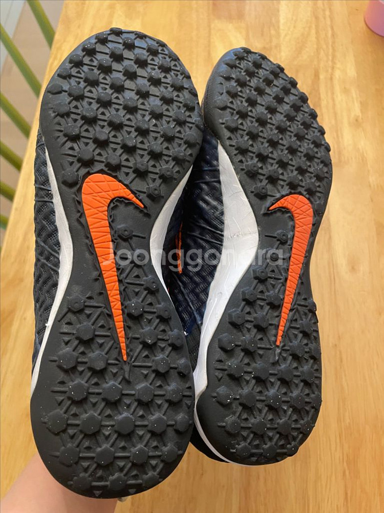 나이키 하이퍼베놈 피날레 TF 풋살화 255--2