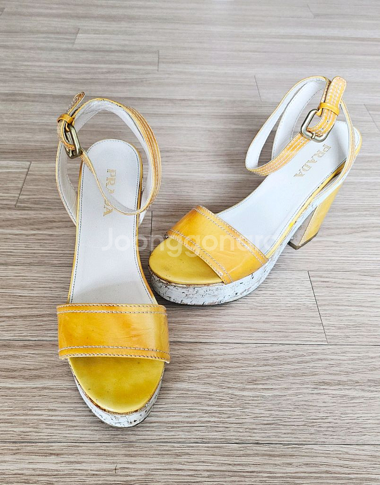 PRADA 정품 샌들 37 (240~245)--1