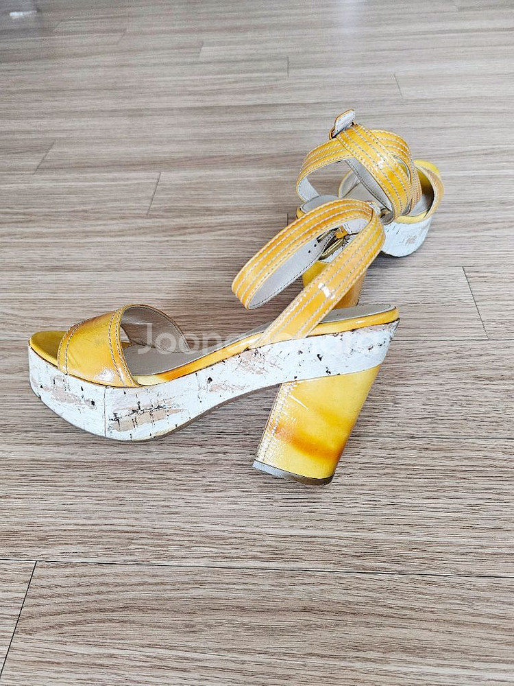 PRADA 정품 샌들 37 (240~245)--0