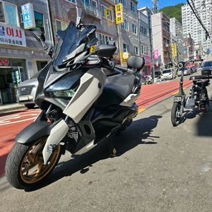 xmax 23년식 페리모델 흰색