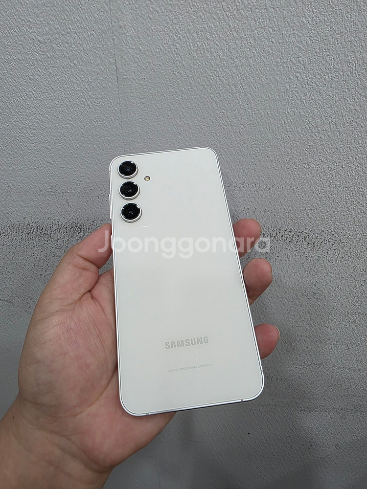 갤럭시 S23FE 화이트 256기가 A급 팔아요~--1