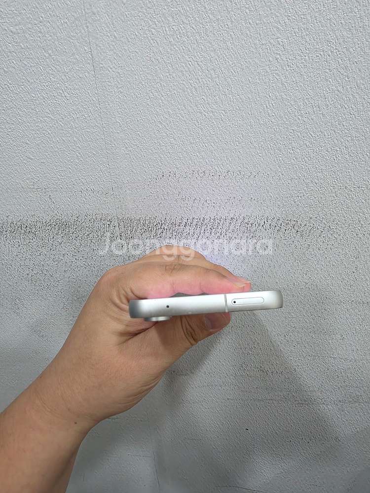 갤럭시 S23FE 화이트 256기가 A급 팔아요~--3