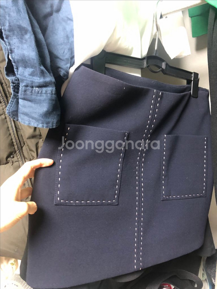 한국 제품 겨울/가을용 미디움 사이즈 스커트 2벌--0