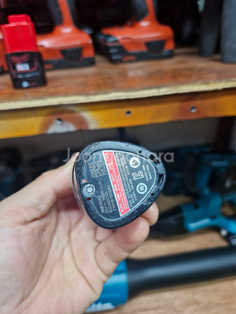 [정품]밀워키배터리 M12B3 개당가격 12V3.0AH--5