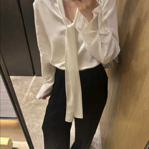 고현정 GIADA 실크블라우스 신상/ 자크뮈스/마랑