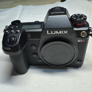 파나소닉카메라 LUMIX S1R 판매합니다
