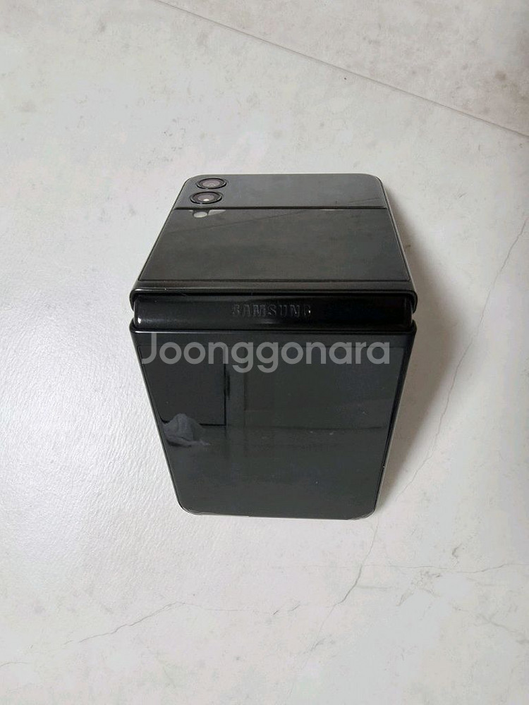 갤럭시z플립3 블랙색상 256gb(자급제) 판매합니다--1