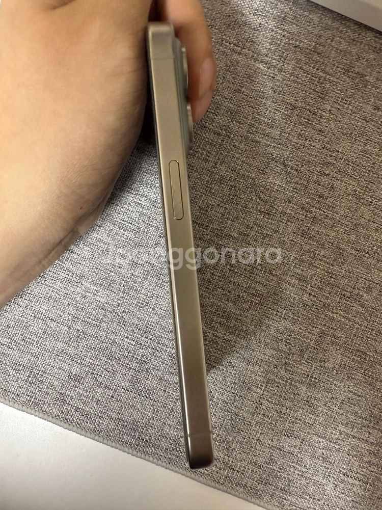 아이폰 15 Pro 256GB 내추럴 티타늄--3