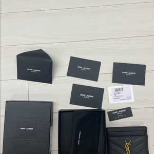 (정품/당일발송) 입생로랑 카드지갑 팝니다